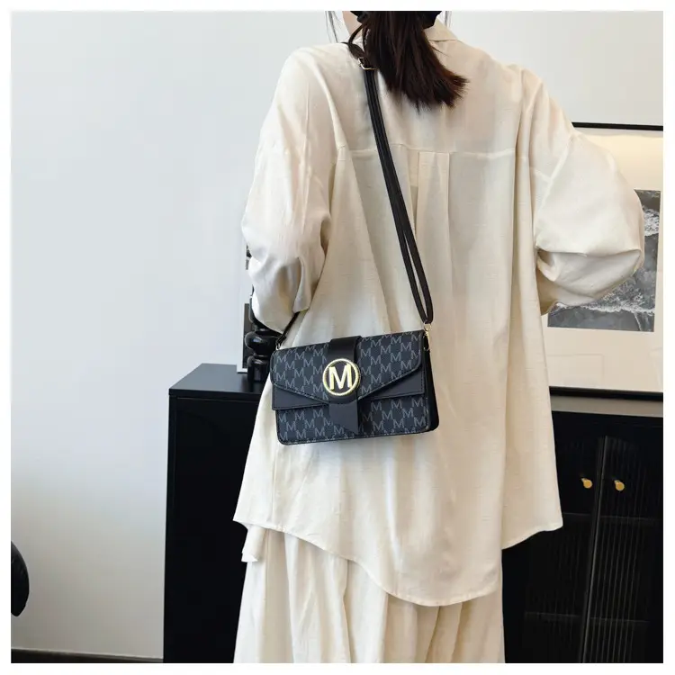 Women's Printed Letter Square Bag Brown M Logo — feature 17