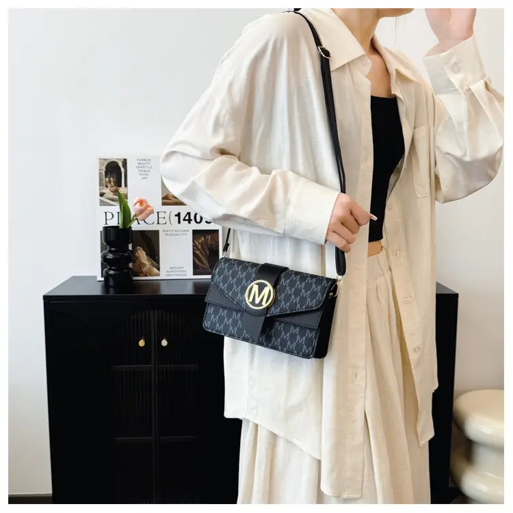 Women's Printed Letter Square Bag Brown M Logo — feature 18