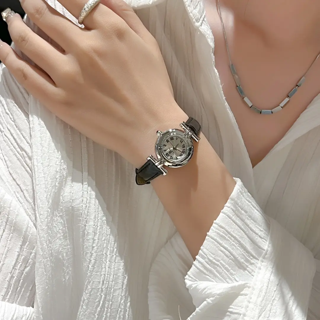 Niche Vintage Women's Watch Simple Casual Belt Exquisite Waterproof Student's Watch French Middle Small Dial Watch for Women