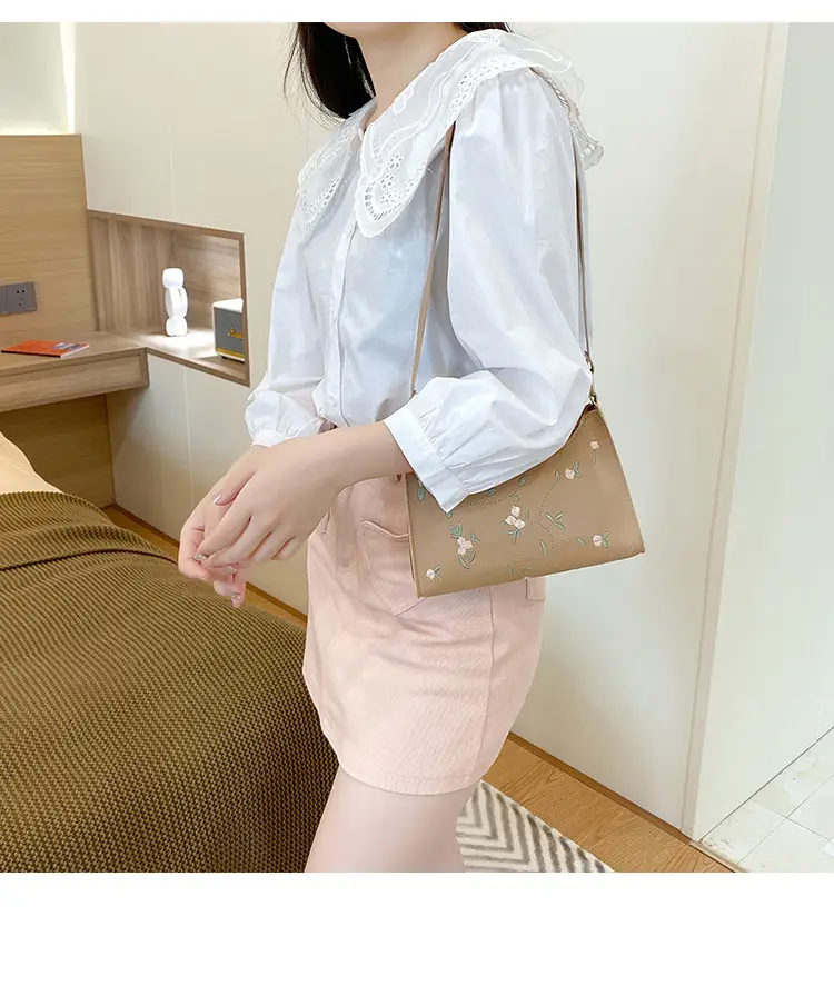 Elegant Embroidered Women's Underarm Bag Beige — feature 15