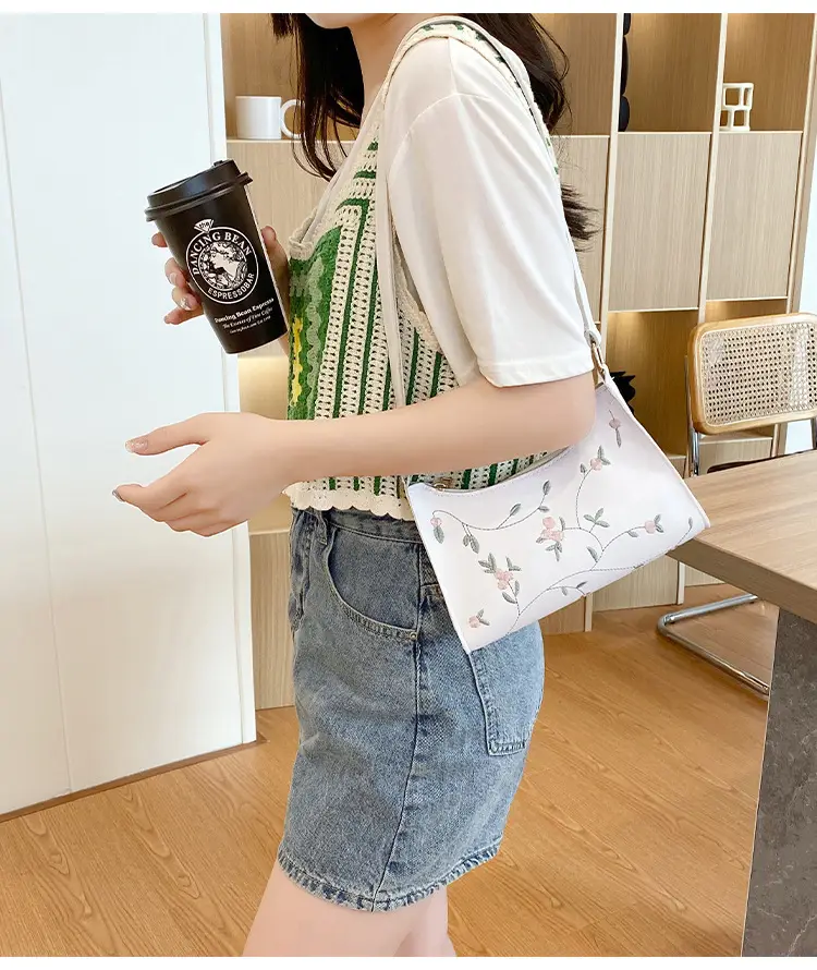 Elegant Embroidered Women's Underarm Bag Beige — feature 2