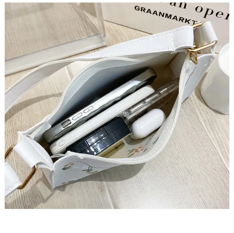 Elegant Embroidered Women's Underarm Bag Beige — feature 6