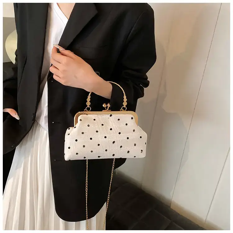 Women's Shell Bag with Chain & Wave Point Design - Image 7