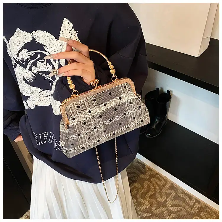 Women's Shell Bag with Chain & Wave Point Design — feature 9