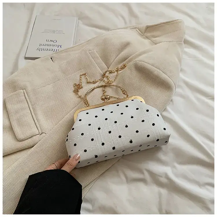 Women's Shell Bag with Chain & Wave Point Design - Image 2
