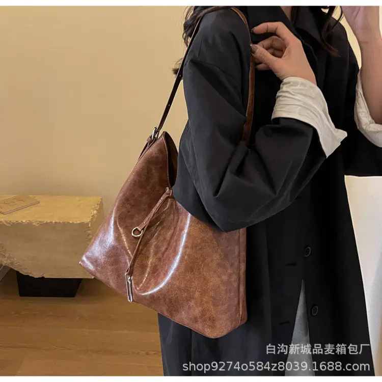 Korean Style Brown Leather Commuter Shoulder Bag for Women — feature 13