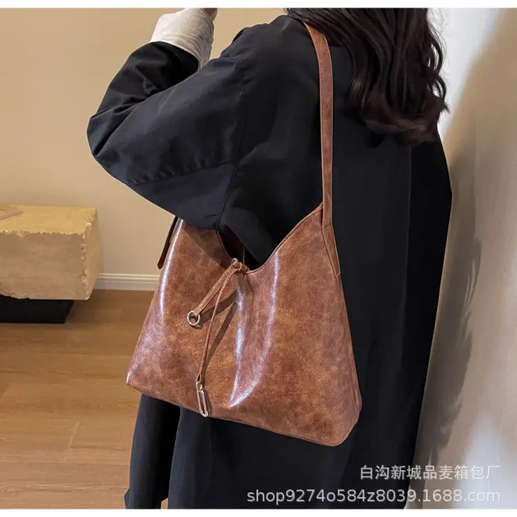 Korean Style Brown Leather Commuter Shoulder Bag for Women — feature 14
