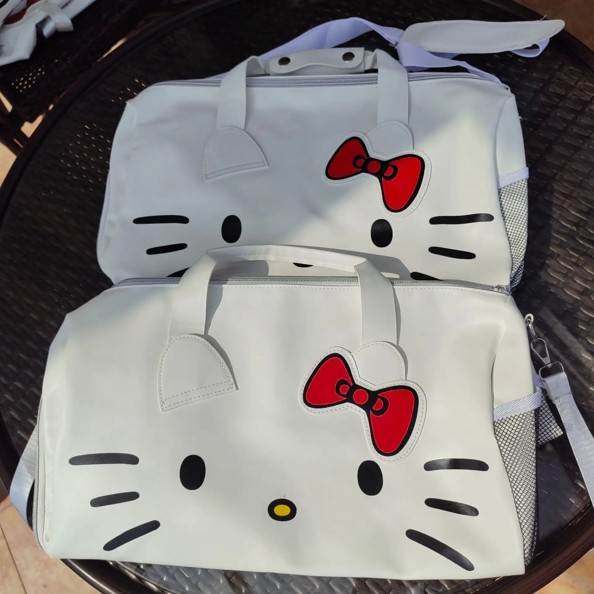 Hello Kitty Travel Bag White Large Capacity Crossbody — feature 6