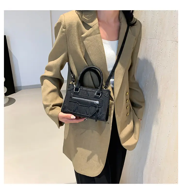Light Blue Korean Fashion Shoulder Bag 2024 — feature 13