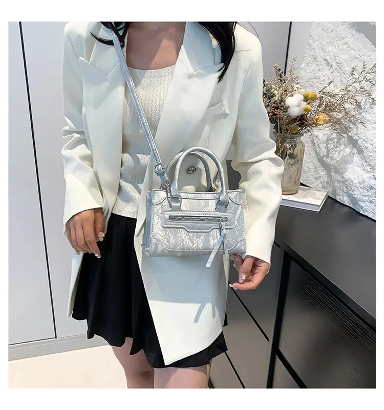 Light Blue Korean Fashion Shoulder Bag 2024 — feature 17