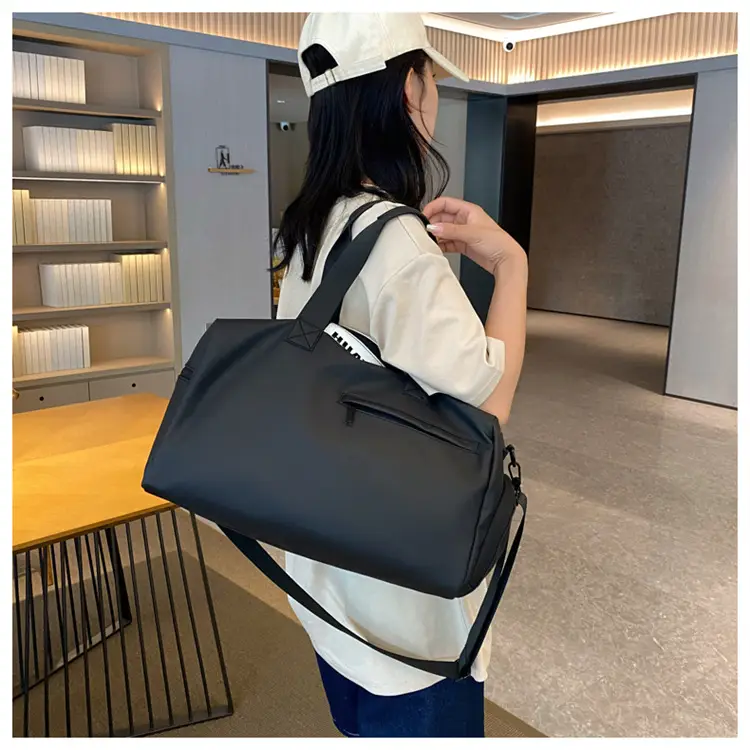 Black 2024 New Single Shoulder Messenger Bag — feature 24
