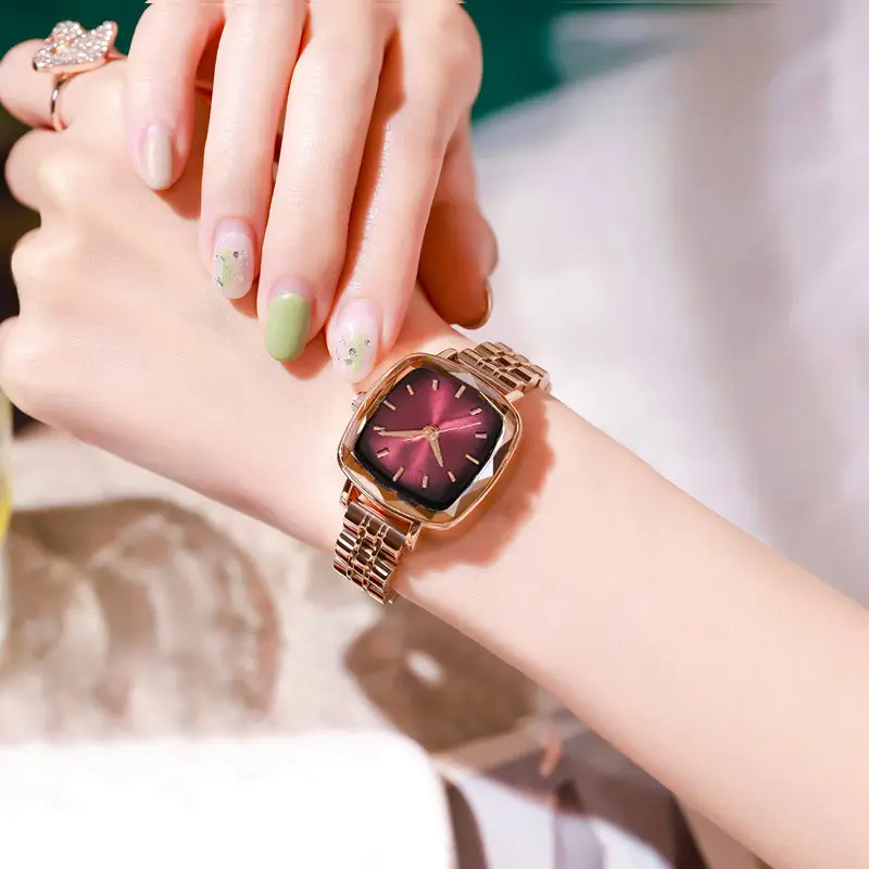 Rose Gold Analog Wristwatch with Chain Strap - Image 5