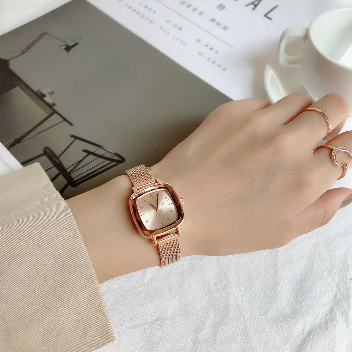 Rose Gold Analog Wristwatch with Chain Strap - Image 7
