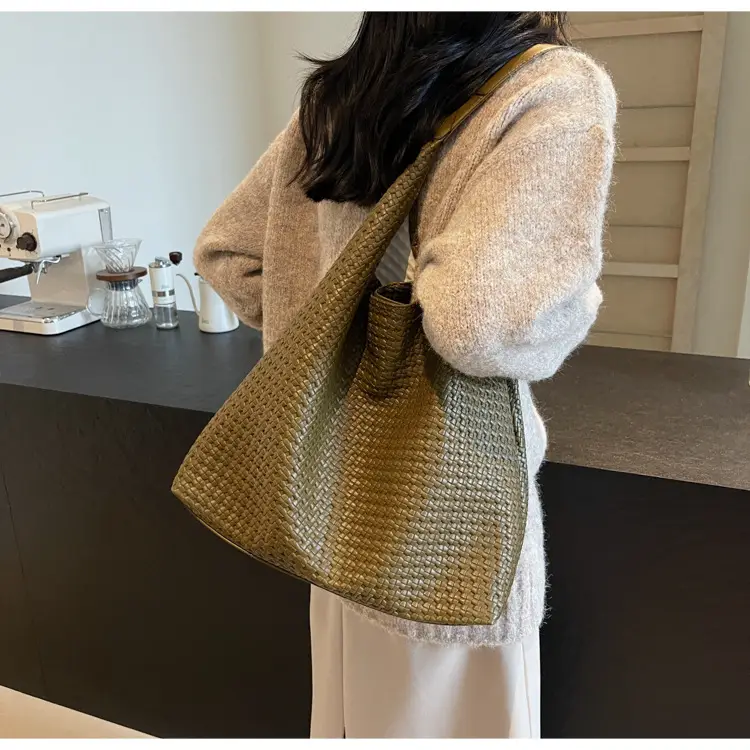 Women's Large Capacity Woven Tote Bag Summer 2024 — feature 15