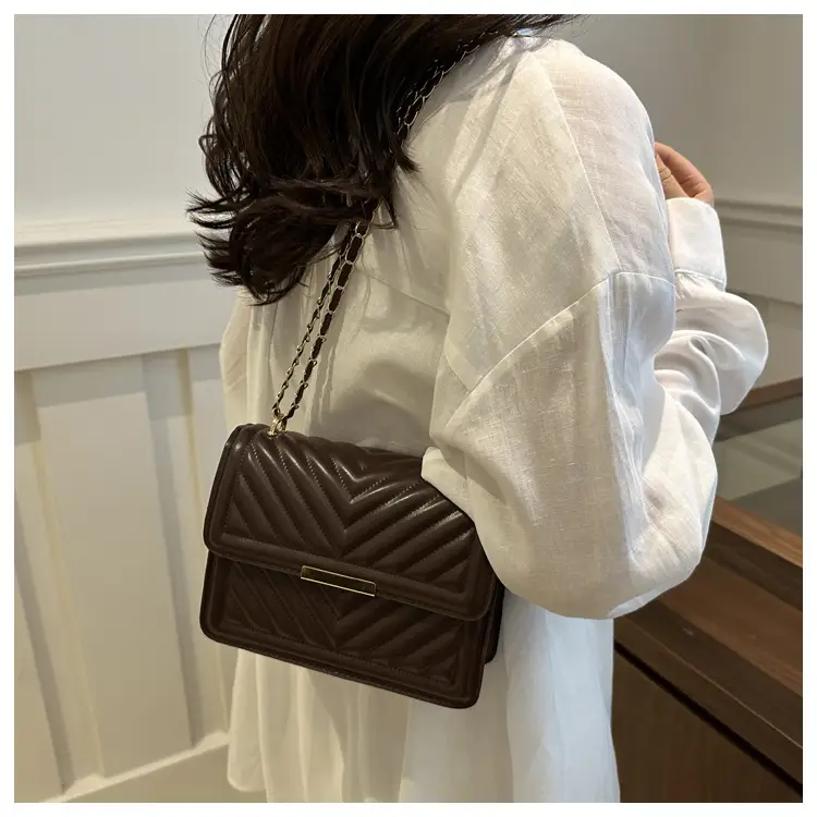 Black Quilted Crossbody Bag for Women 2024 — feature 12