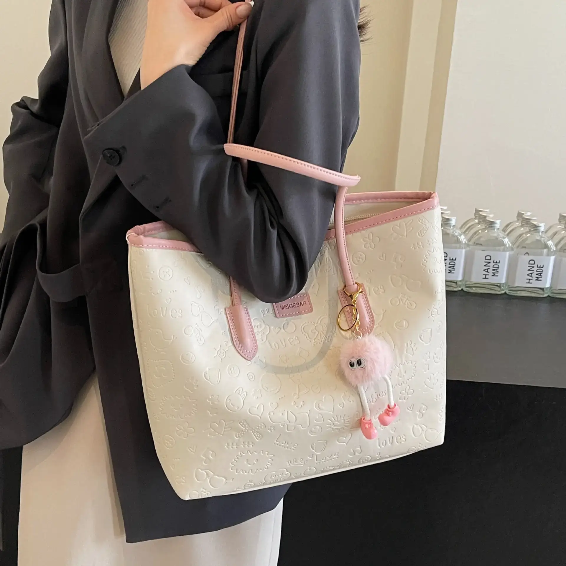 Women's Large Capacity Tote Bag with Cute Charm — feature 17