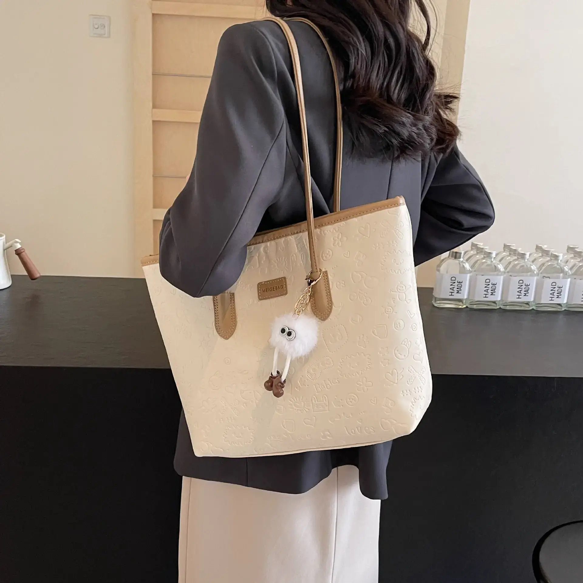 Women's Large Capacity Tote Bag with Cute Charm — feature 24