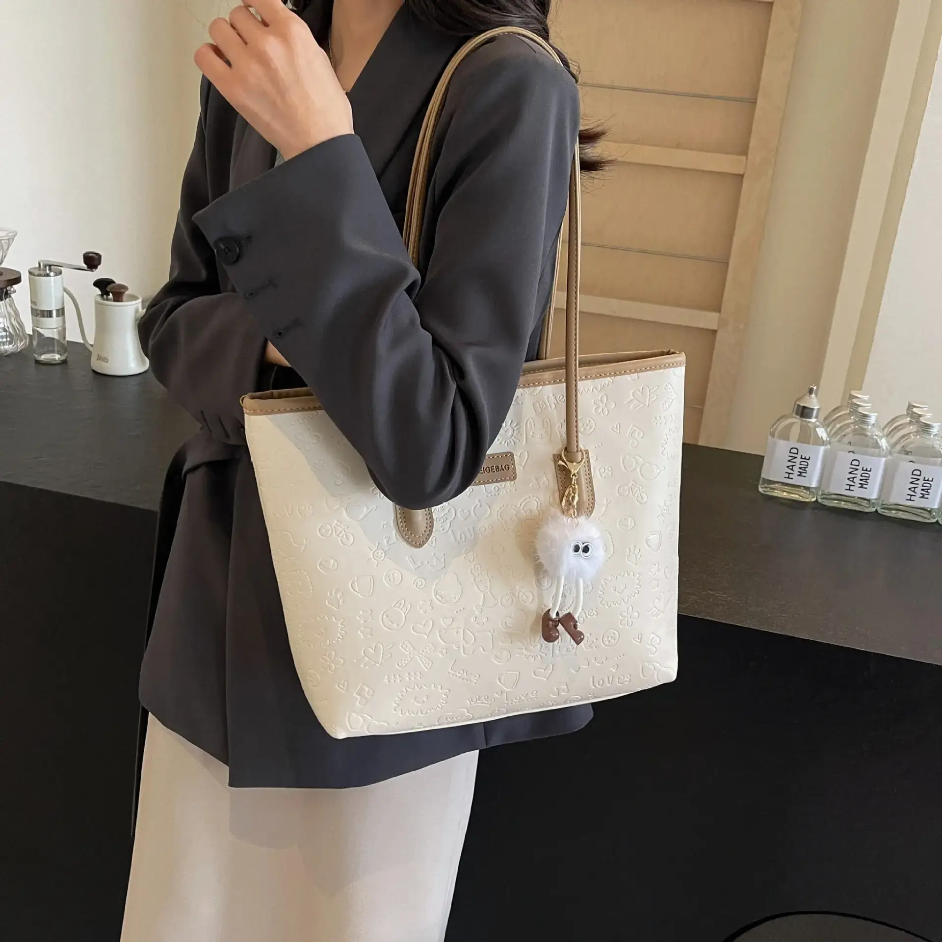 Women's Large Capacity Tote Bag with Cute Charm — feature 25
