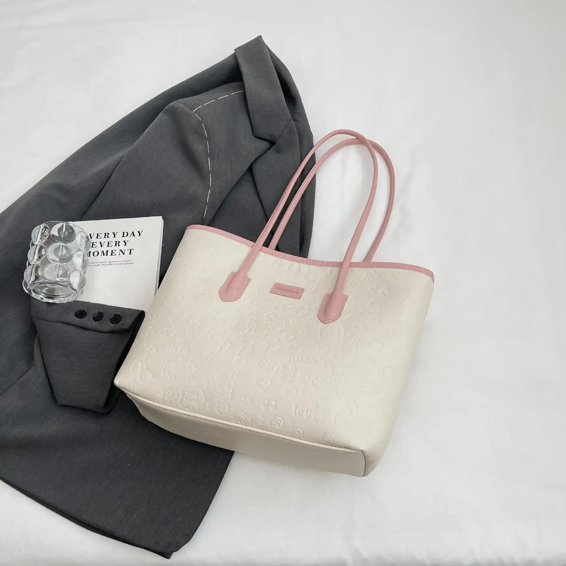 Women's Large Capacity Tote Bag with Cute Charm - Image 3