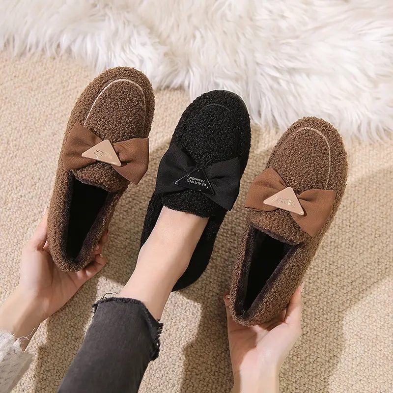 2026 Winter New Style Old Beijing Cloth Shoes with Fleece Lining for Warmth, Daily Home Indoor Women's Cotton Slippers, Slip-On Cotton Shoes