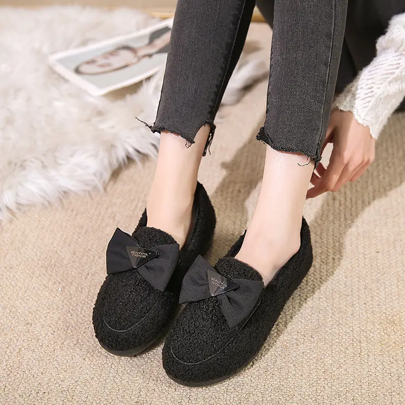 2026 Winter New Style Old Beijing Cloth Shoes with Fleece Lining for Warmth, Daily Home Indoor Women's Cotton Slippers, Slip-On Cotton Shoes — feature 1