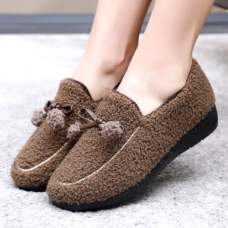 2026 Winter New Style Old Beijing Cloth Shoes with Fleece Lining for Warmth, Daily Home Indoor Women's Cotton Slippers, Slip-On Cotton Shoes
