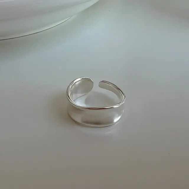 Niche Retro S925 Sterling Silver Plain Ring Ring Women's Color-free Light Luxury High-end Finger Ring All-match Open Ring