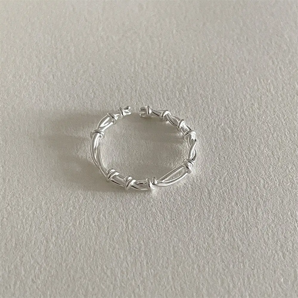 Niche Retro S925 Sterling Silver Plain Ring Ring Women's Color-free Light Luxury High-end Finger Ring All-match Open Ring