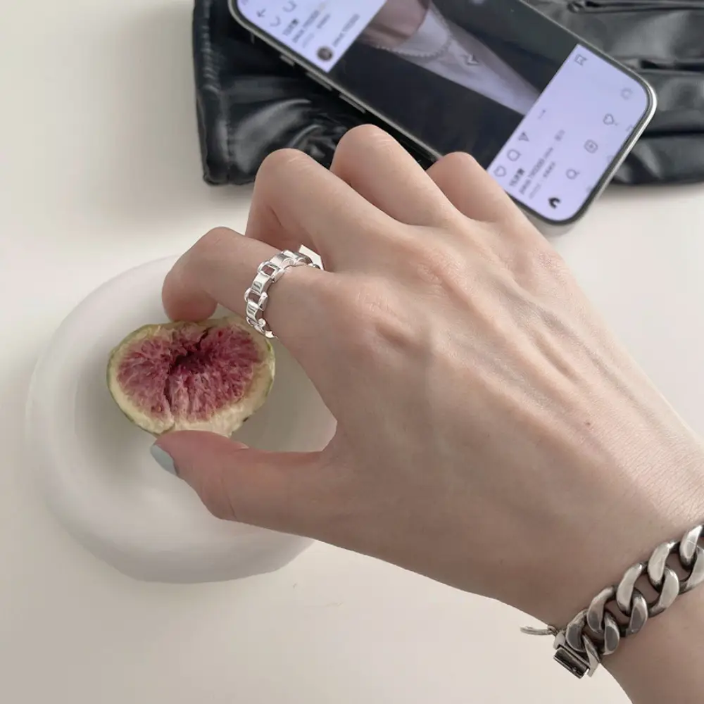 Niche Retro S925 Sterling Silver Plain Ring Ring Women's Color-free Light Luxury High-end Finger Ring All-match Open Ring