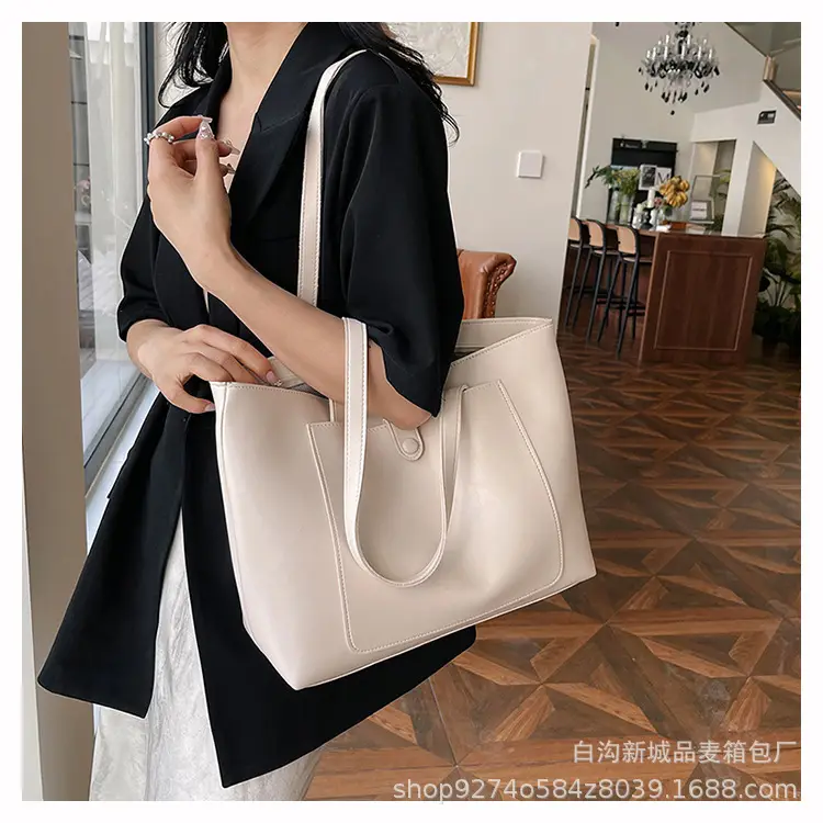 Women's Beige Large Capacity Shoulder Bag 2026 — feature 14