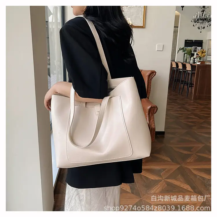 Women's Beige Large Capacity Shoulder Bag 2026 — feature 15