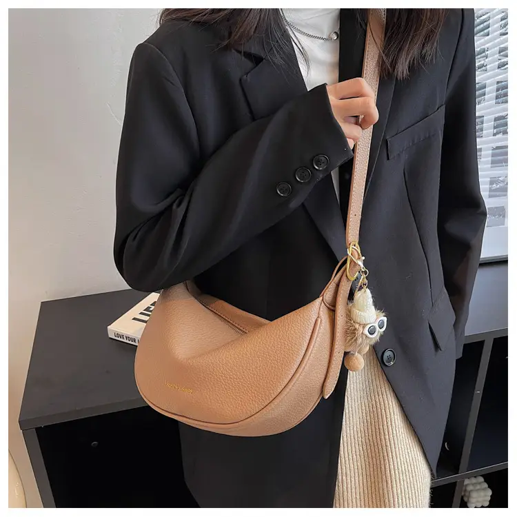 Textured Soft Leather Crossbody Bag Women's Niche Design — feature 11