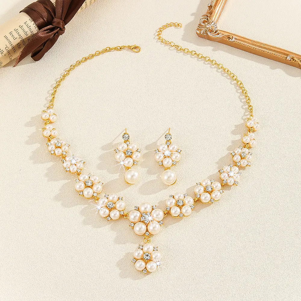 Vintage Luxury Pearl Necklace & Earrings Set - Image 2