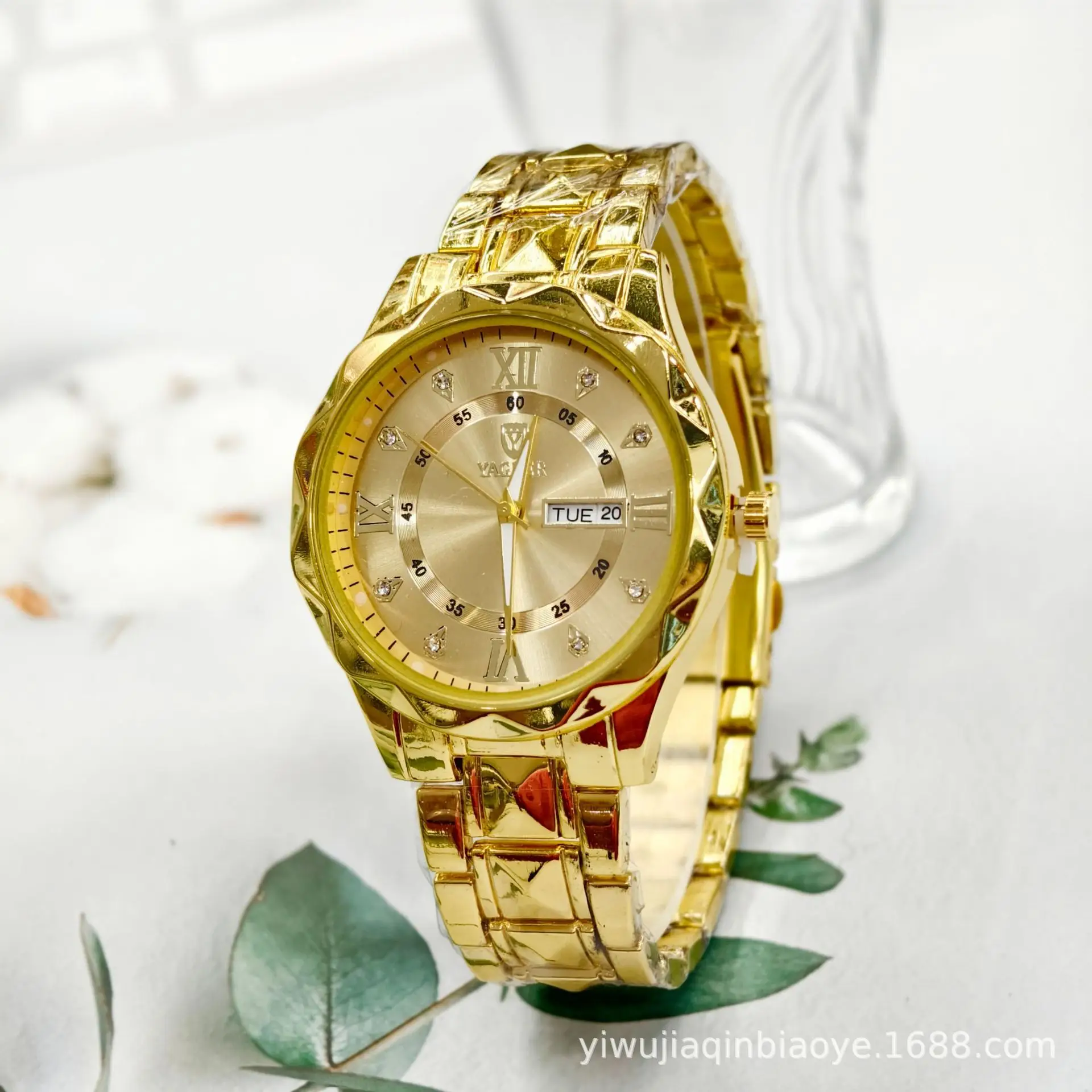 Men & Women Quartz Watch Blue Dial Gold Bracelet