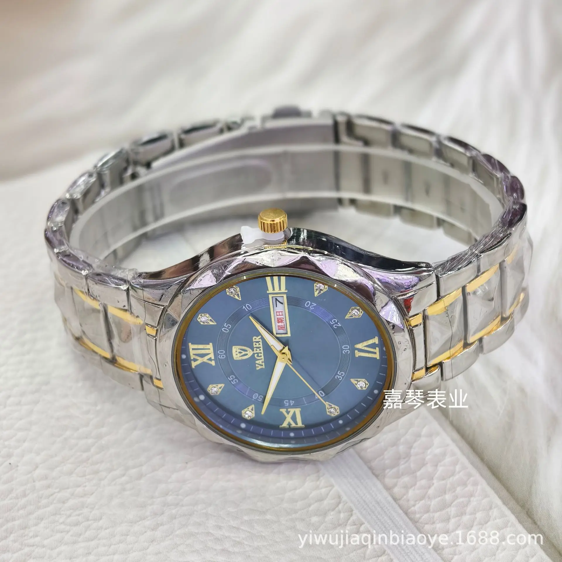 Men & Women Quartz Watch Blue Dial Gold Bracelet — feature 10