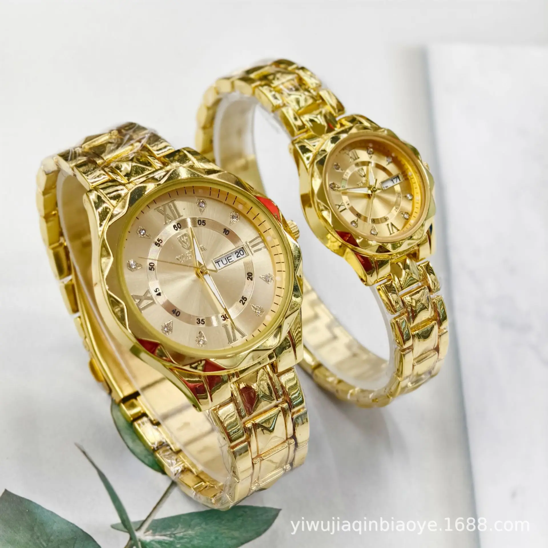 Men & Women Quartz Watch Blue Dial Gold Bracelet — feature 4