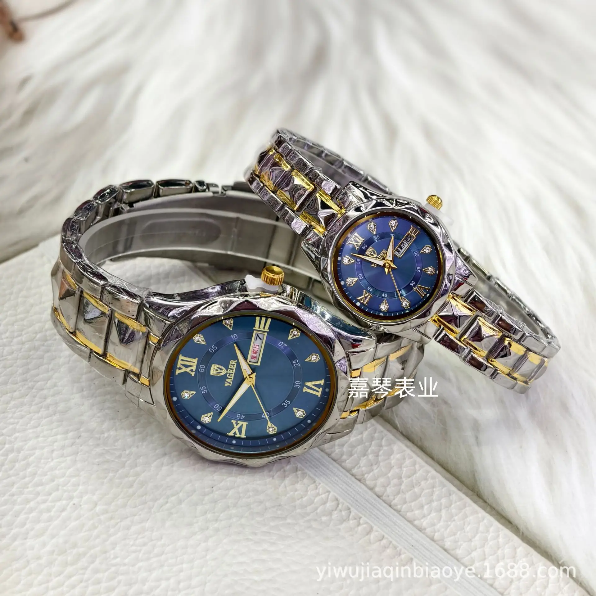 Men & Women Quartz Watch Blue Dial Gold Bracelet — feature 7