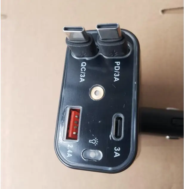 Super Fast Charging Car Charger with 4-in-1 Features - Image 4