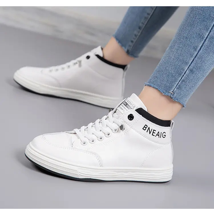 2026 New Spring and Autumn Fashion Non-Slip Mid-Top Sneakers, Wear-Resistant Soft-Soled Casual Shoes, Women's Height-Increasing White Shoes — feature 17