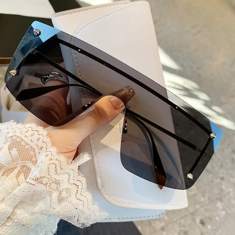 Oversized Black Lenses Women's European Sunglasses