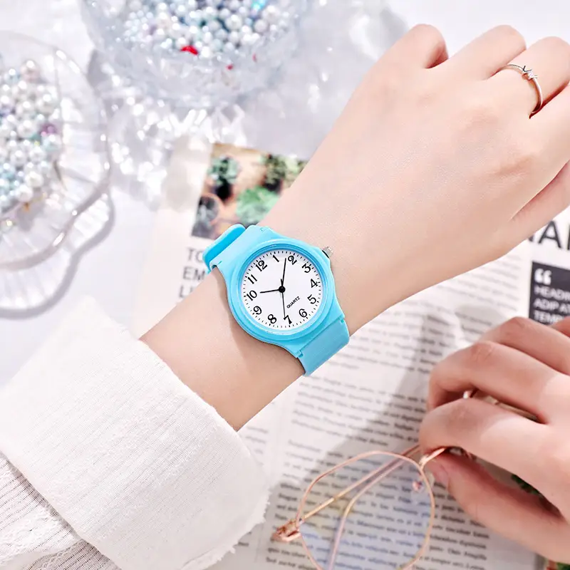 Black Quartz Electronic Student Watch Lightweight Luxury — feature 13