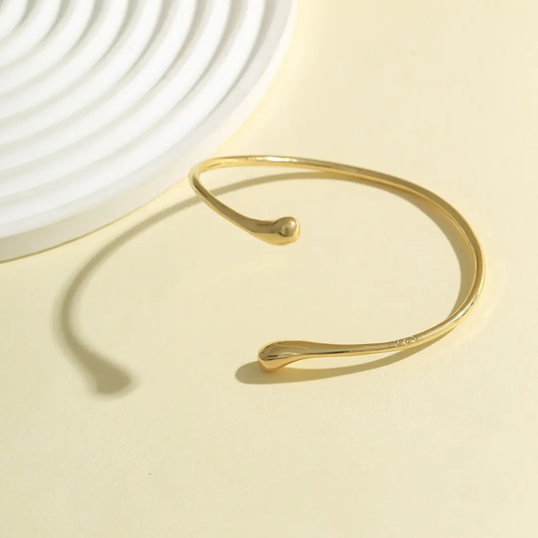 Niche European and American style ladies arm ring personality opening adjustable high-end design bracelet Joker jewelry wholesale
