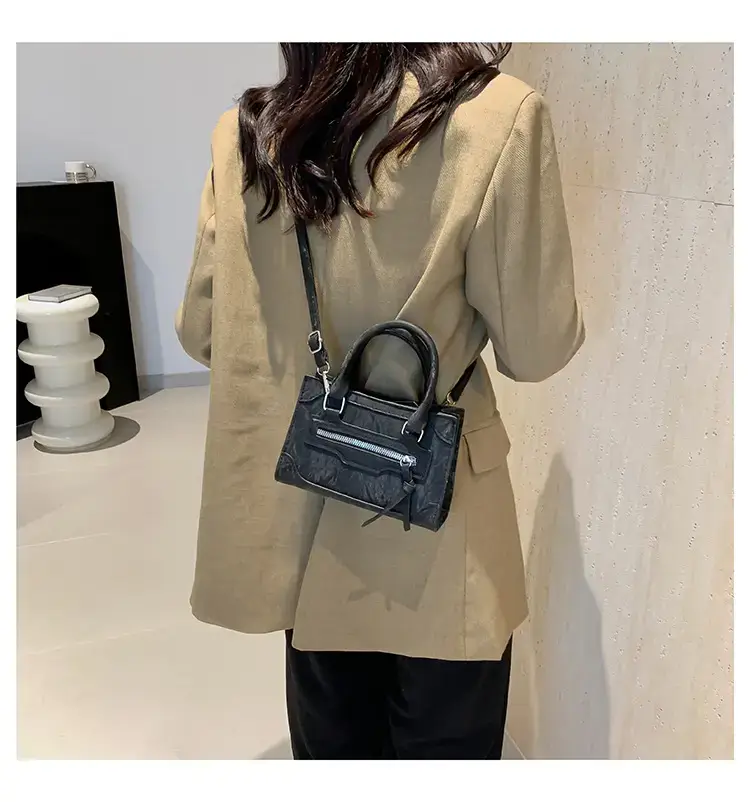 Black Korean Style Shoulder Bag with Zipper Compartment — feature 15