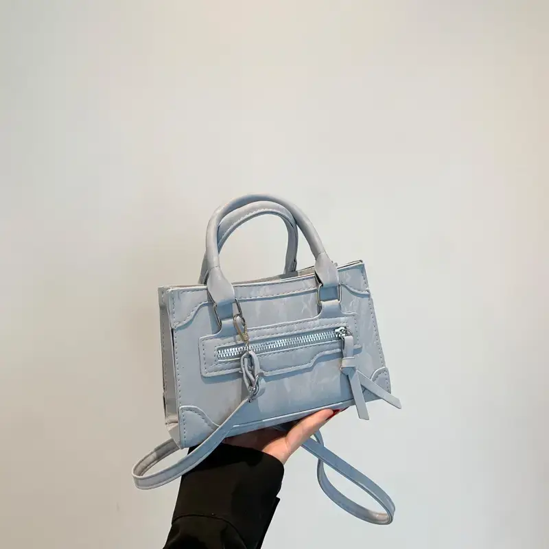 Black Korean Style Shoulder Bag with Zipper Compartment - Image 4