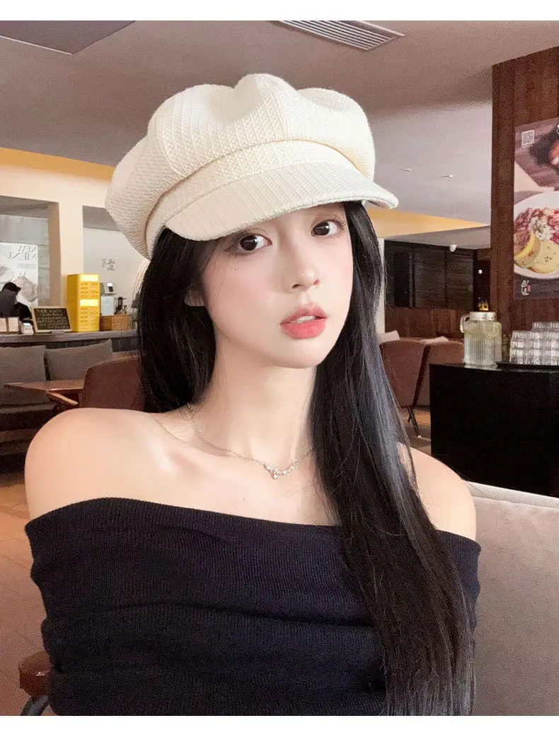 Women's British Octagonal Cap Beige Duck Tissue 2024 — feature 12