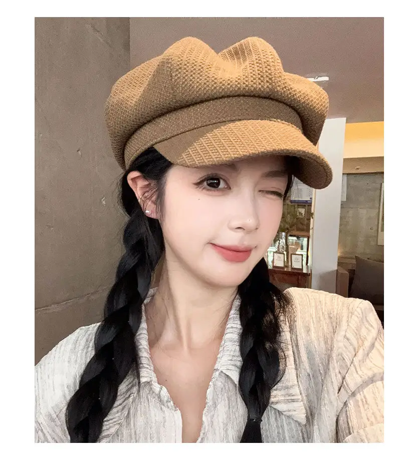 Women's British Octagonal Cap Beige Duck Tissue 2024 — feature 15