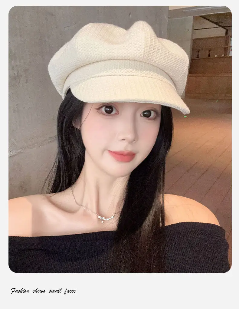 Women's British Octagonal Cap Beige Duck Tissue 2024 — feature 5