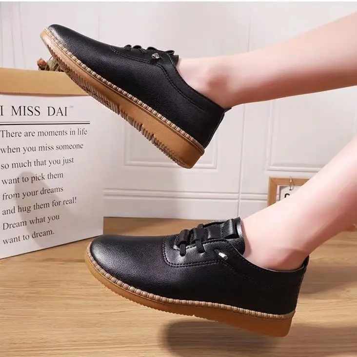 Cross-Border Dropshipping Spring and Autumn 2024 Slip-On Mom Shoes Lightweight Soft-Soled Flat Shoes Women's Versatile Casual Shoes - Image 5