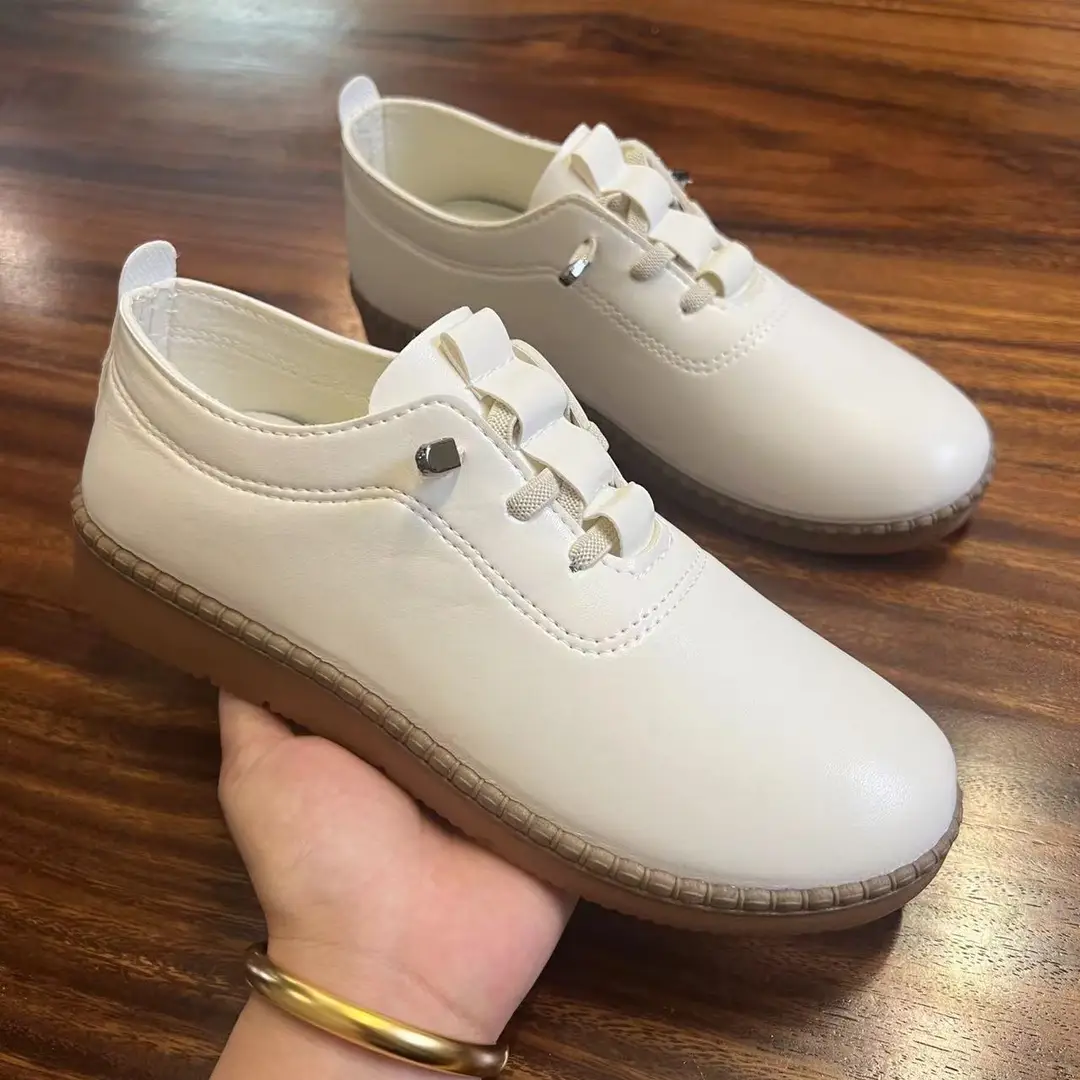 Cross-Border Dropshipping Spring and Autumn 2024 Slip-On Mom Shoes Lightweight Soft-Soled Flat Shoes Women's Versatile Casual Shoes - Image 2
