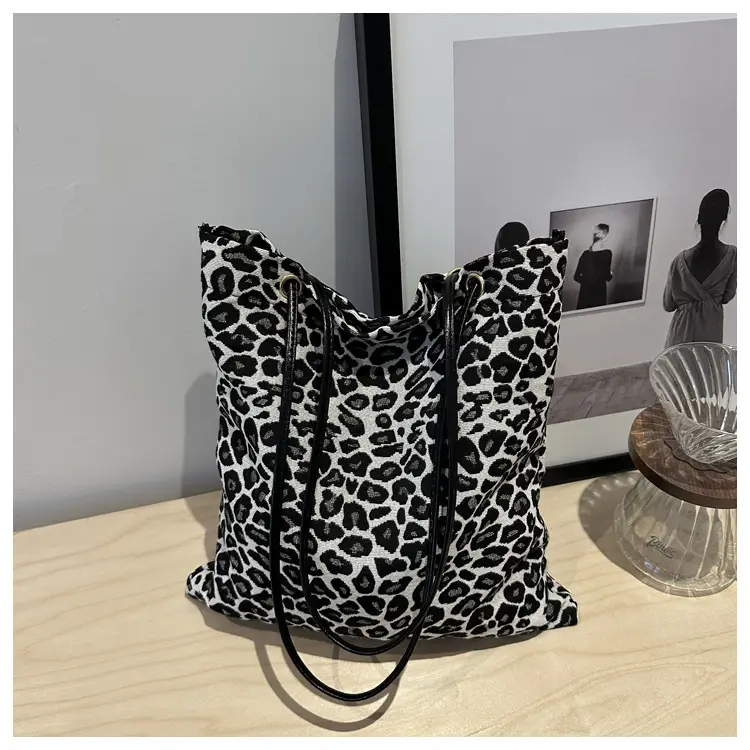 Women Leopard Print Tote Bag 2024 New Casual Fashion - Image 4